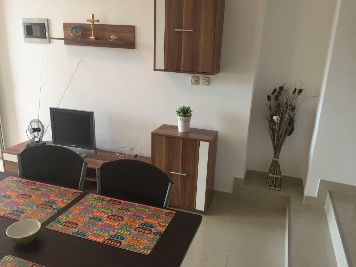 Aurora Apartment Đảo Pag Ngoại thất bức ảnh